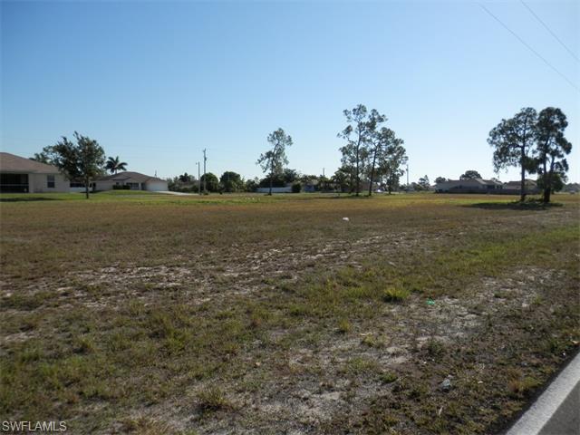 2231 Kismet PKY W, Cape Coral, FL 33993