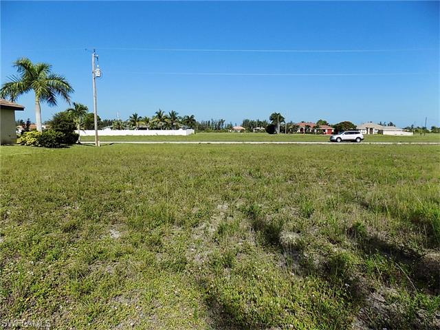 1813 NW 36th PL, Cape Coral, FL 33993