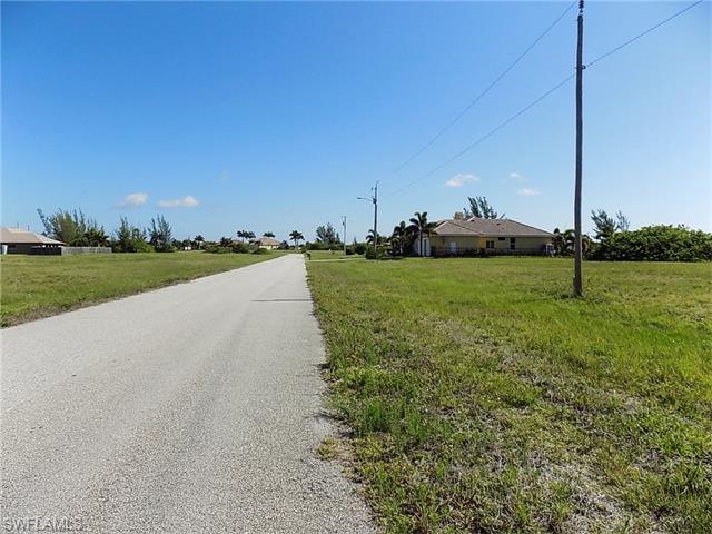 1813 NW 36th PL, Cape Coral, FL 33993