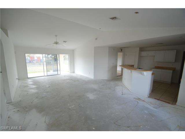 2410 Santa Barbara BLVD N, Cape Coral, FL 33993