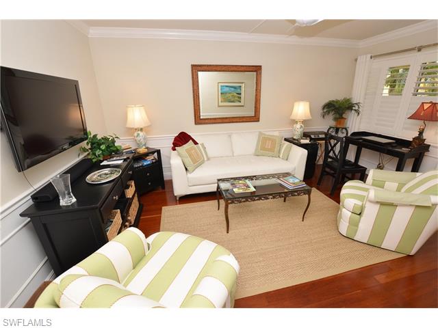 203 8th AVE S, Naples, FL 34102