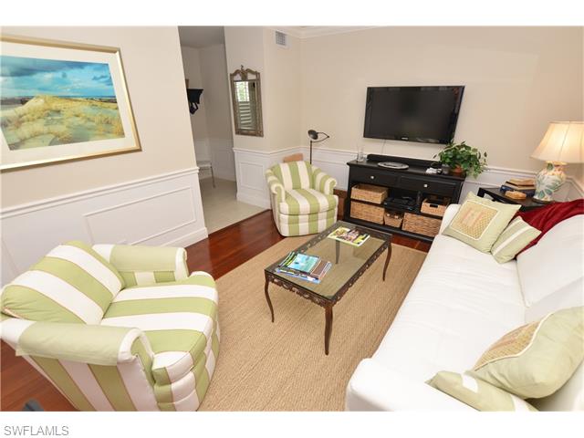 203 8th AVE S, Naples, FL 34102