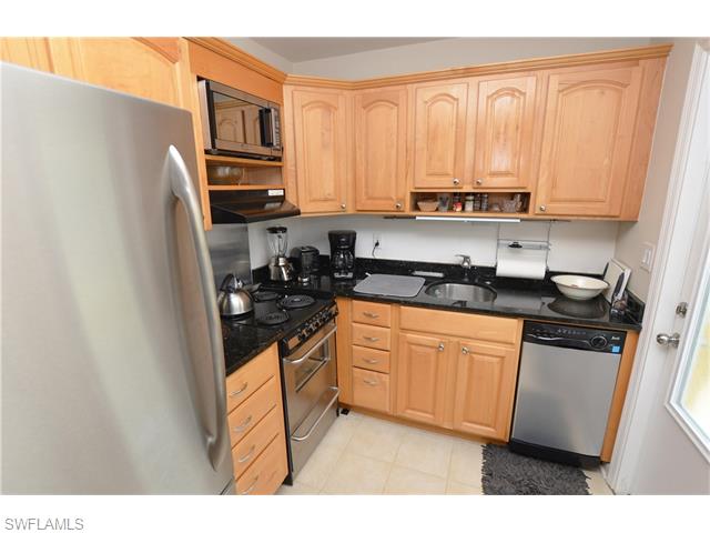 203 8th AVE S, Naples, FL 34102