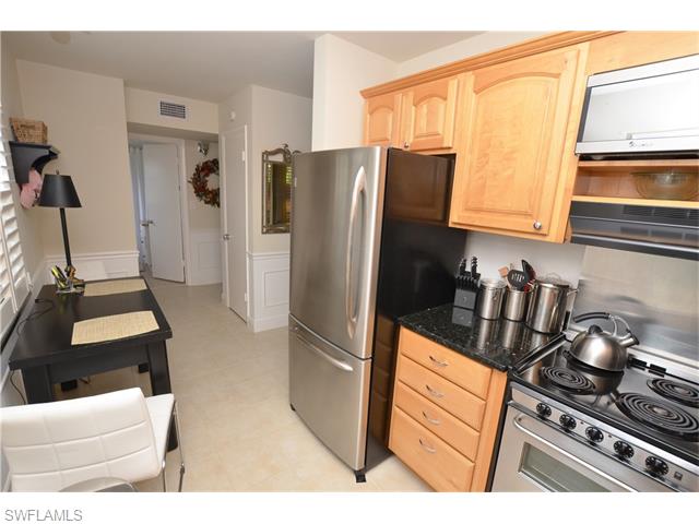 203 8th AVE S, Naples, FL 34102