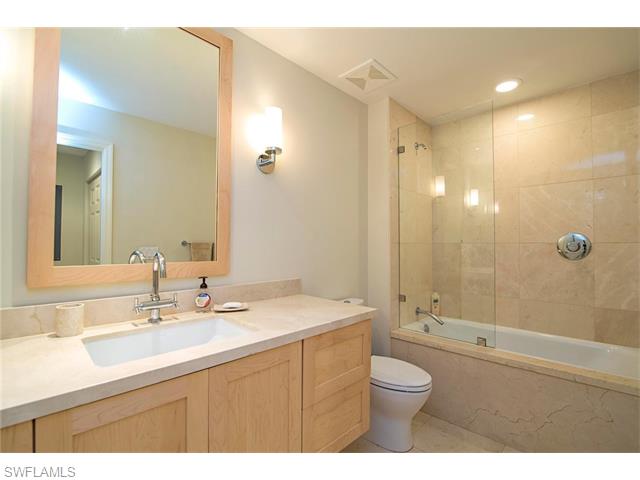 410 Bayfront PL, Naples, FL 34102