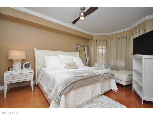 401 Bayfront PL, Naples, FL 34102