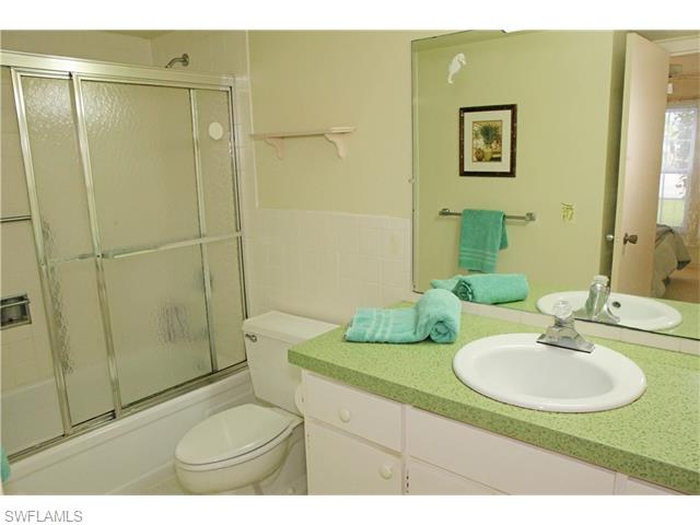 1900 Alamanda DR, Naples, FL 34102