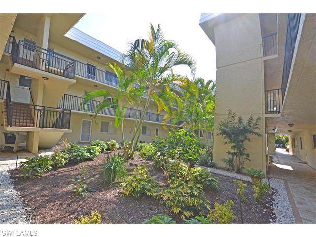788 Park Shore DR, Naples, FL 34103
