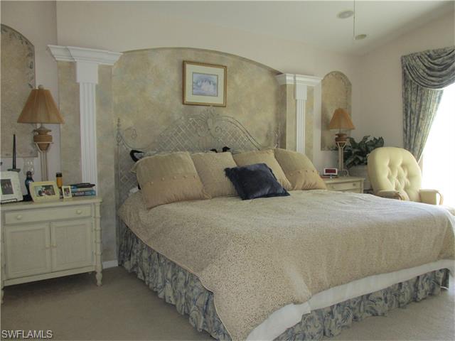 7867 Berkshire Pines DR, Naples, FL 34104