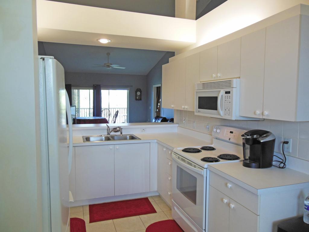 422 Valerie Way, Naples, FL 34104