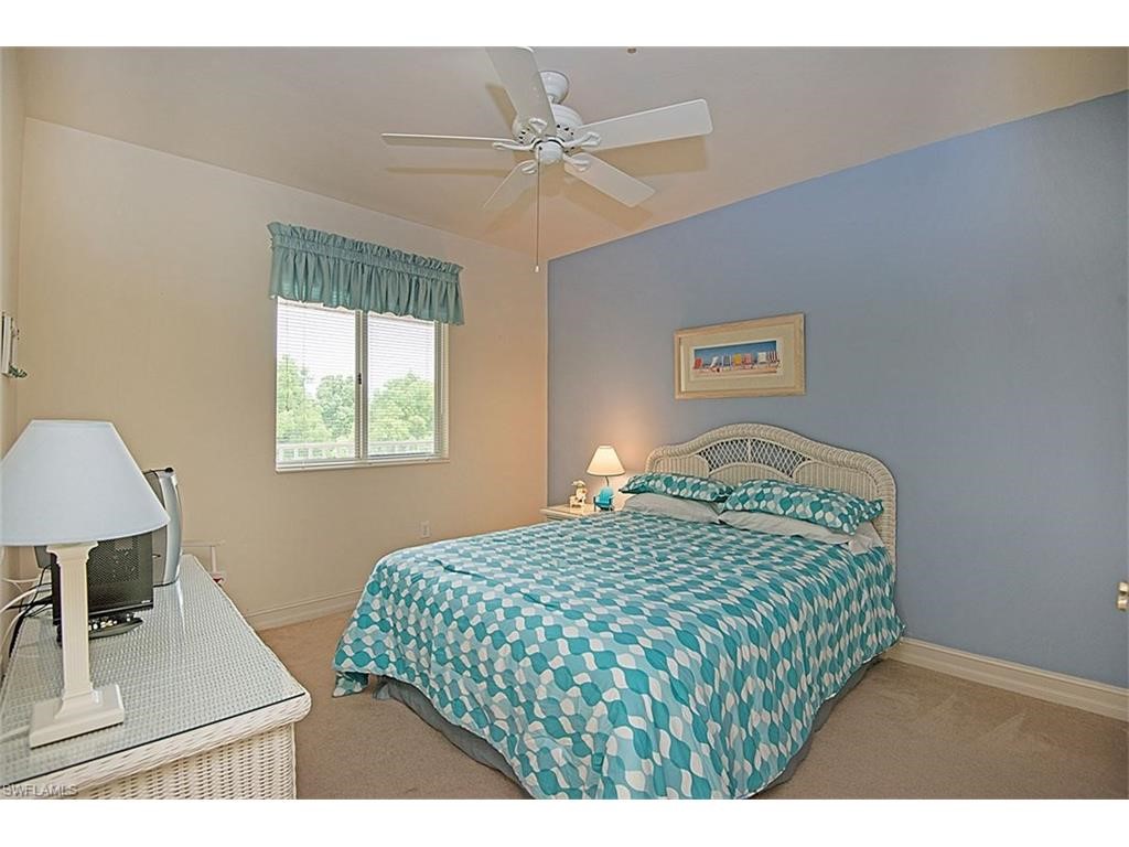 7842 Regal Heron Cir, Naples, FL 34104