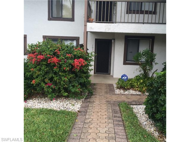 600 Misty Pines CIR, Naples, FL 34105