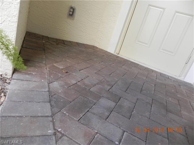1410 Tiffany LN, Naples, FL 34105