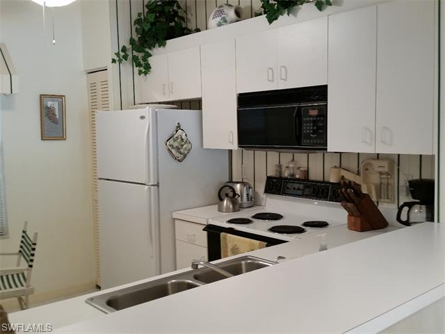 1044 Woodshire LN, Naples, FL 34105