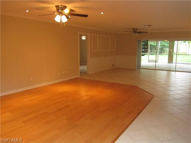 2525 70th ST SW, Naples, FL 34105