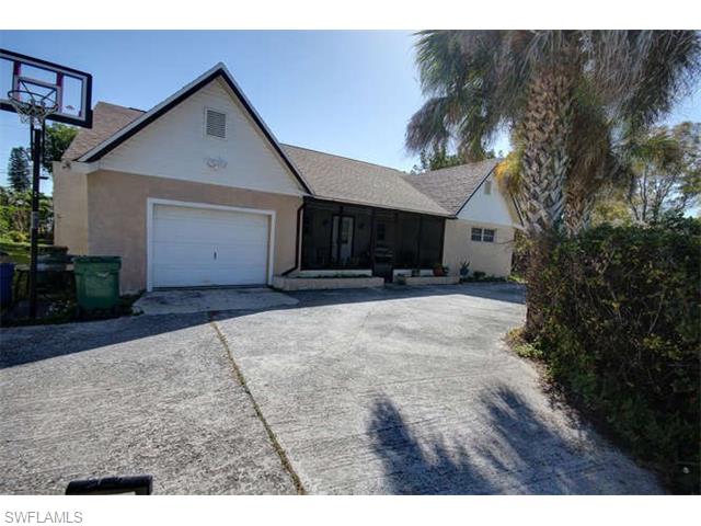 712 96th AVE N, Naples, FL 34108