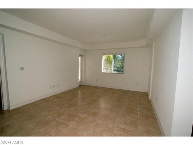 1100 PINE RIDGE RD, Naples, FL 34108