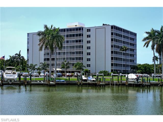 3 Bluebill AVE, Naples, FL 34108