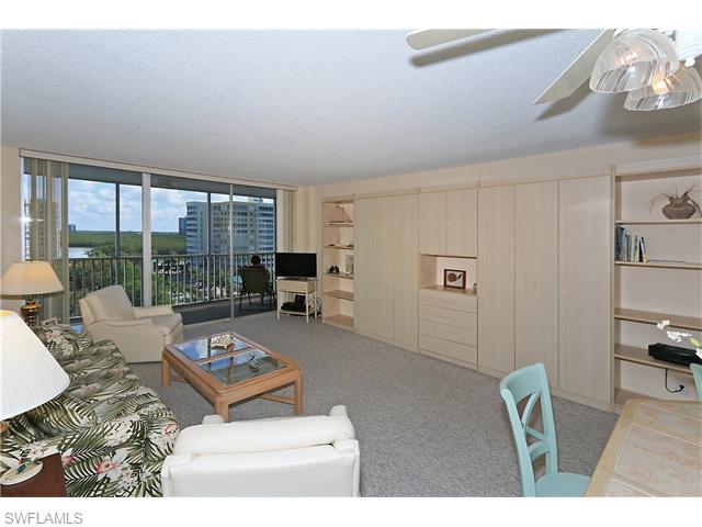 3 Bluebill AVE, Naples, FL 34108