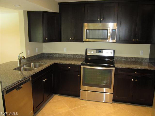 9637 Berkshire ST, Naples, FL 34109