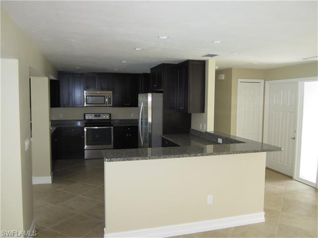 9637 Berkshire ST, Naples, FL 34109
