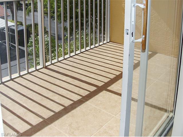 4635 St Croix LN, Naples, FL 34109