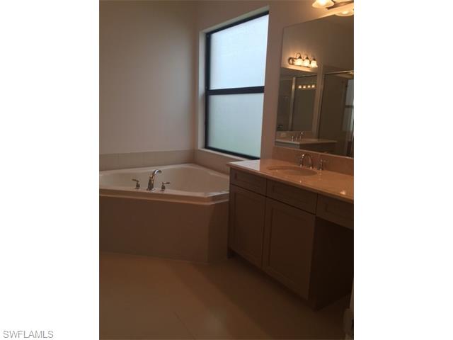 13913 Luna DR, Naples, FL 34109