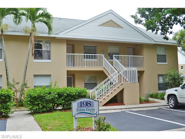 96 Pebble Shores DR, Naples, FL 34110