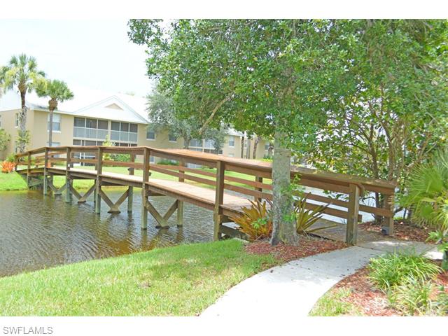 96 Pebble Shores DR, Naples, FL 34110