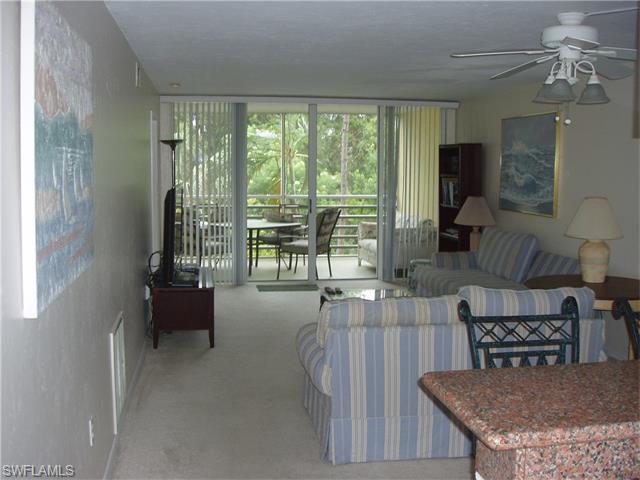 15171 Cedarwood LN E, Naples, FL 34110