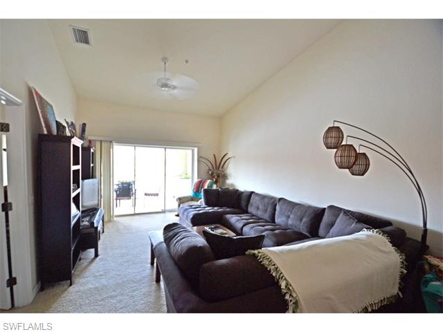 2389 Hidden Lake CT, Naples, FL 34112