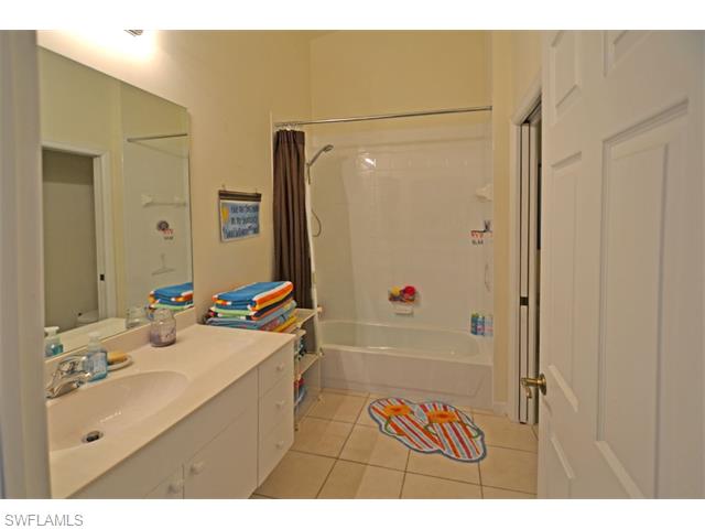 2389 Hidden Lake CT, Naples, FL 34112