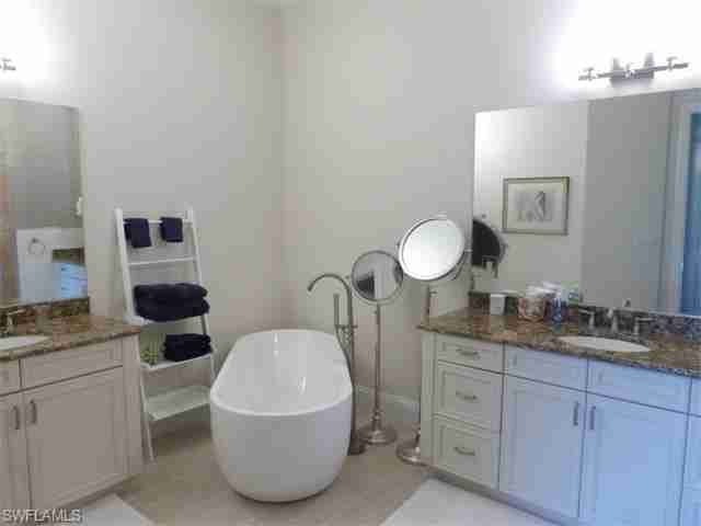7480 Moorgate Point WAY, Naples, FL 34113