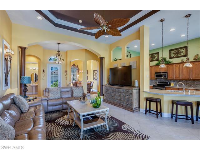 8990 Mustang Island CIR, Naples, FL 34113
