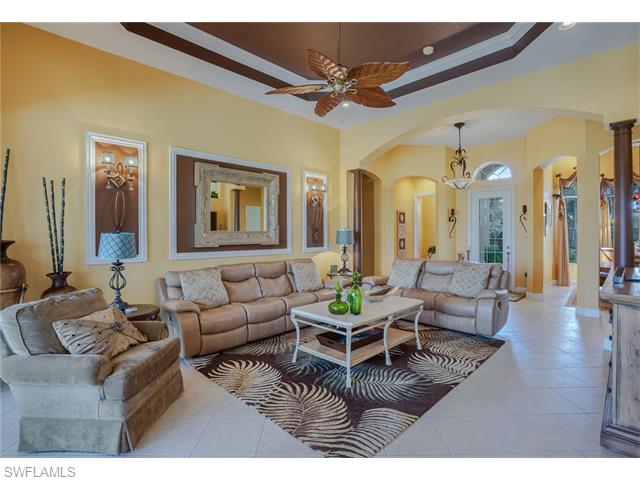8990 Mustang Island CIR, Naples, FL 34113