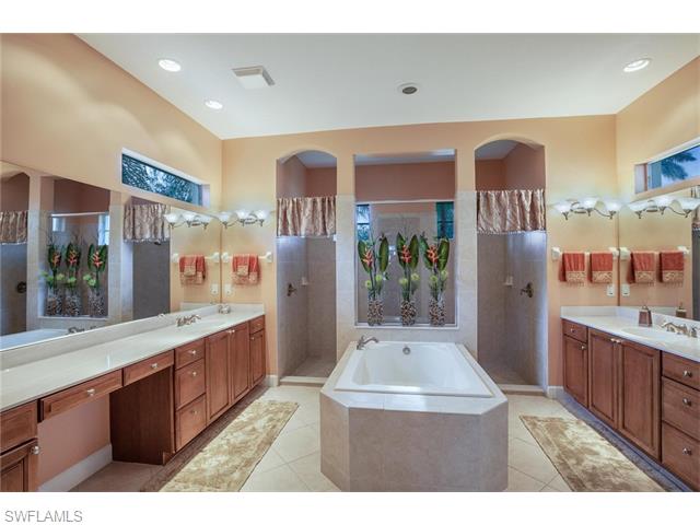 8990 Mustang Island CIR, Naples, FL 34113