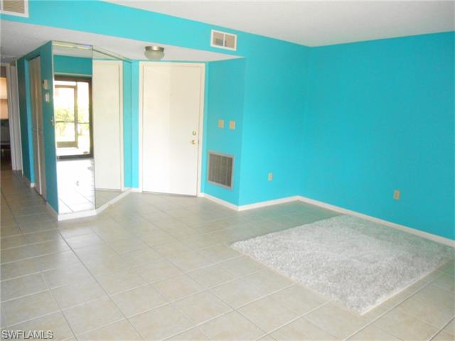 1534 Mainsail DR, Naples, FL 34114