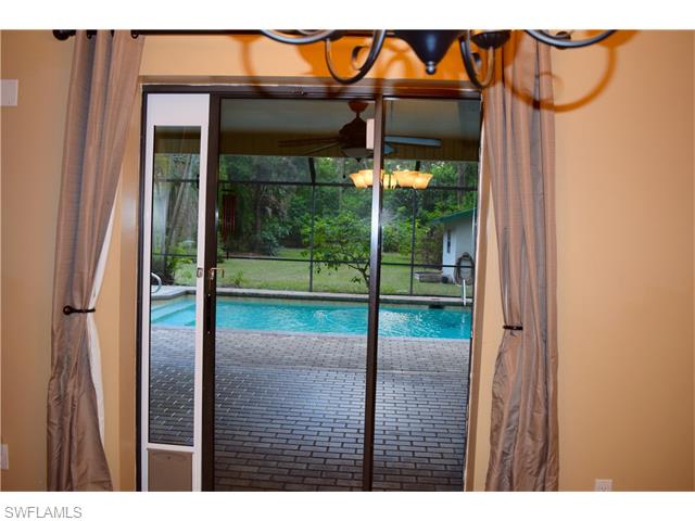 6120 English Oaks LN, Naples, FL 34119