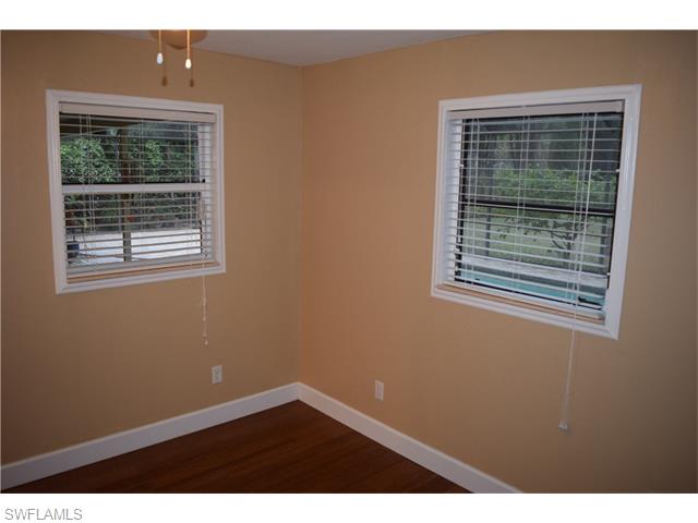 6120 English Oaks LN, Naples, FL 34119