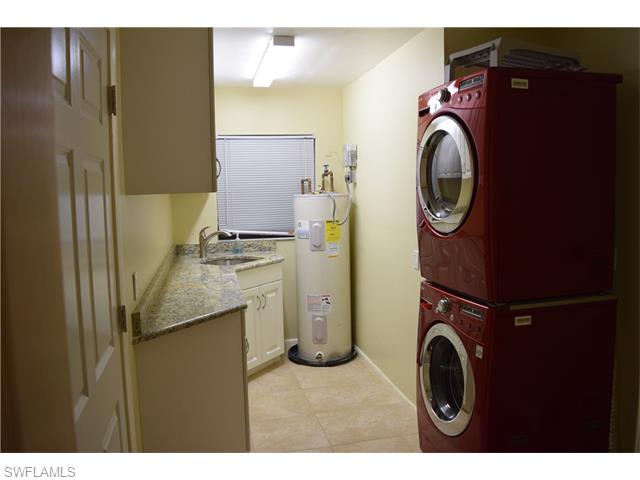 6120 English Oaks LN, Naples, FL 34119