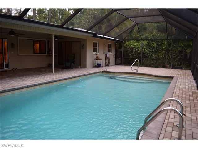 6120 English Oaks LN, Naples, FL 34119