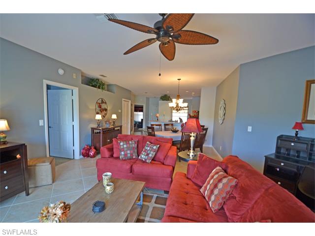 155 Vintage CIR, Naples, FL 34119