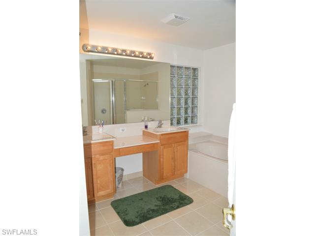 1743 Ribbon Fan LN, Naples, FL 34119