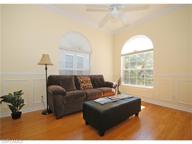 2246 Heydon CIR W, Naples, FL 34120
