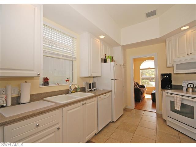 2246 Heydon CIR W, Naples, FL 34120