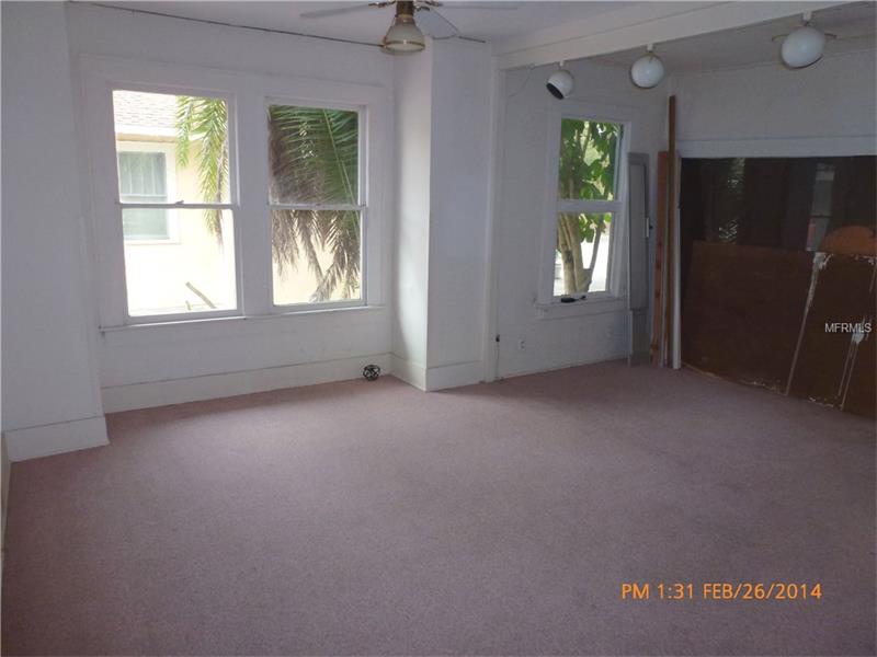 2019 MANATEE AVENUE W, Bradenton, FL 34205