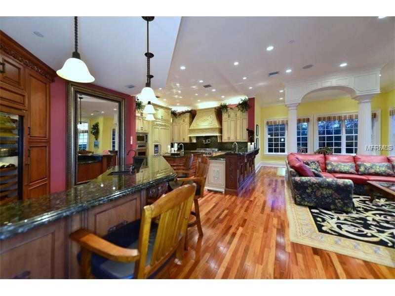 136 OSPREY POINT DR, Sarasota, FL 34229