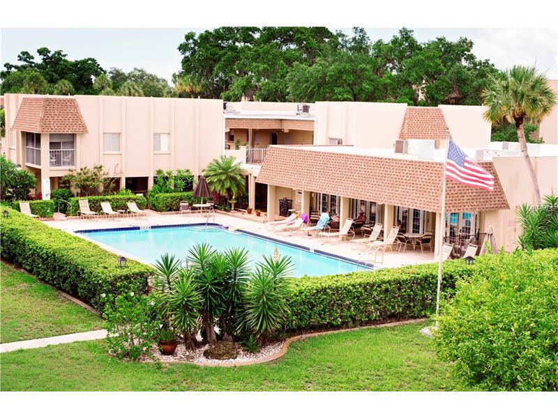 1310 GLEN OAKS DRIVE E, Sarasota, FL 34232