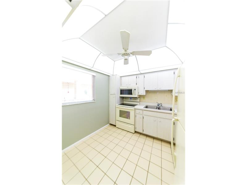 1310 GLEN OAKS DRIVE E, Sarasota, FL 34232
