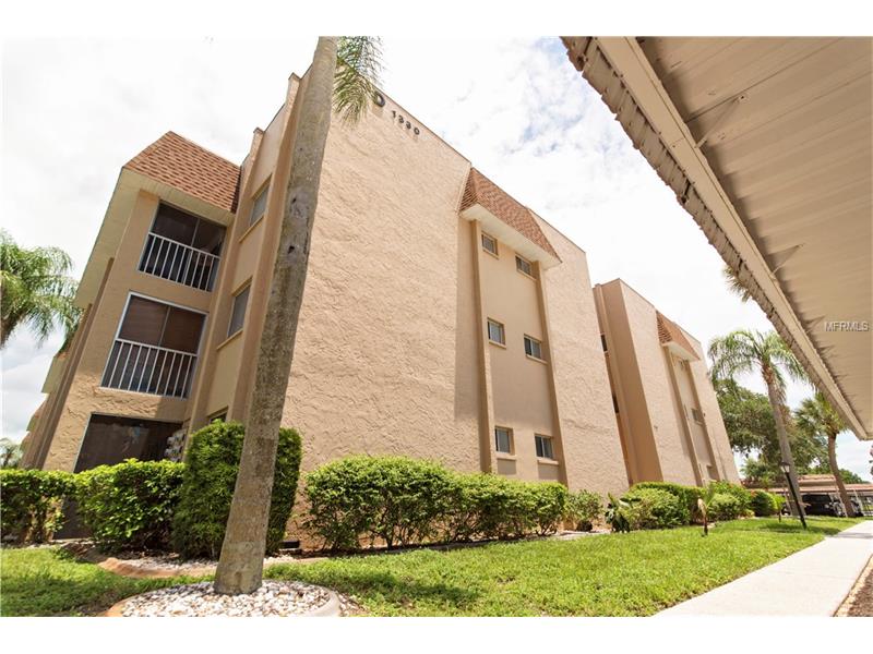 1540 GLEN OAKS DRIVE E, Sarasota, FL 34232